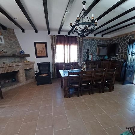 Villa Martinez Alquiler Rural Isabel Alcalá del Valle Екстериор снимка