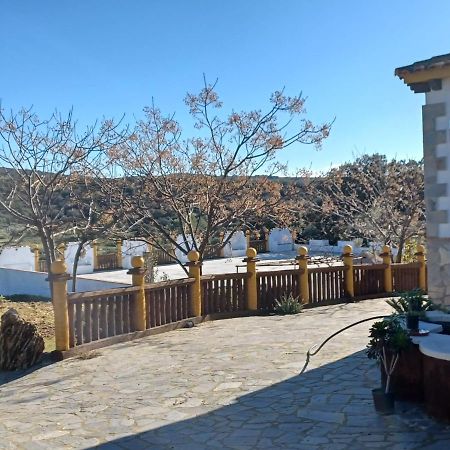 Villa Martinez Alquiler Rural Isabel Alcalá del Valle Екстериор снимка