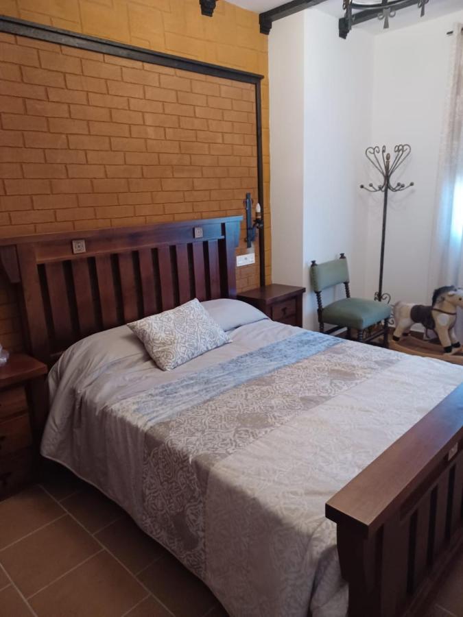 Villa Martinez Alquiler Rural Isabel Alcalá del Valle Екстериор снимка