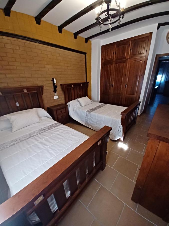 Villa Martinez Alquiler Rural Isabel Alcalá del Valle Екстериор снимка