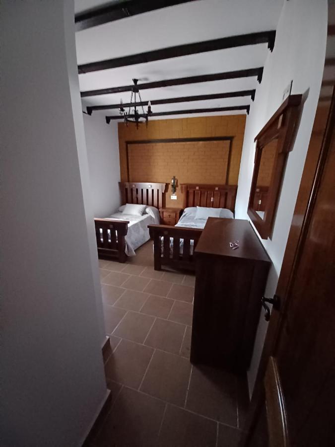 Villa Martinez Alquiler Rural Isabel Alcalá del Valle Екстериор снимка