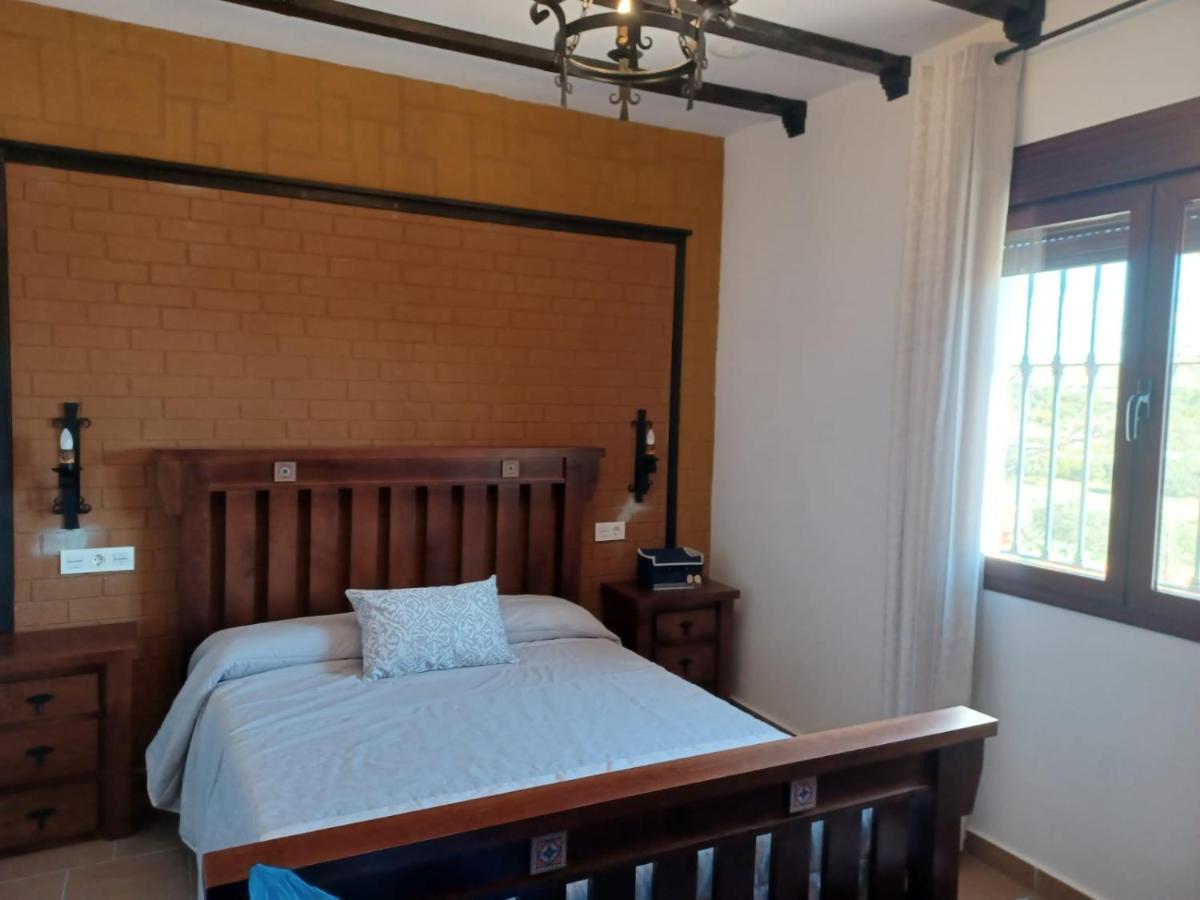 Villa Martinez Alquiler Rural Isabel Alcalá del Valle Екстериор снимка